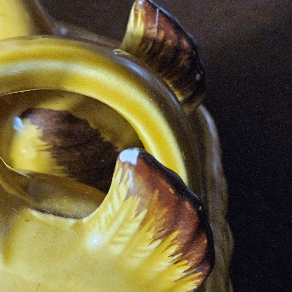 Yellow Chicken Salt and Pepper Shakers - Picture 6 of 8